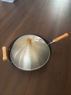 Joyce Chen Classic Black Carbon Steel Wok with Lid and Wooden Handles Teflon